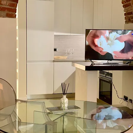 Fifty Eight Brera Apartment